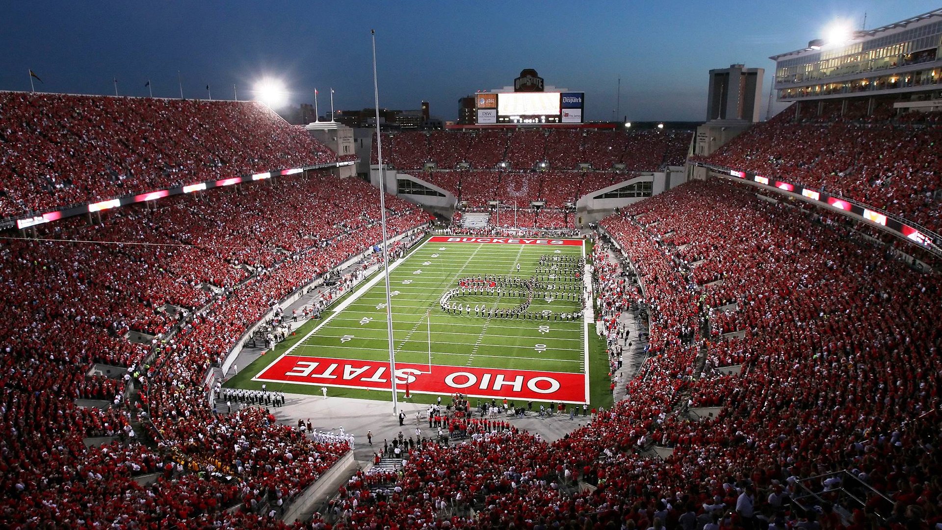 健康足球理念深入人心，校园体育生活面貌持续改善，校园足球的理念